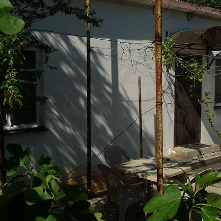 سوخومي Old Town Guesthouse المظهر الخارجي الصورة
