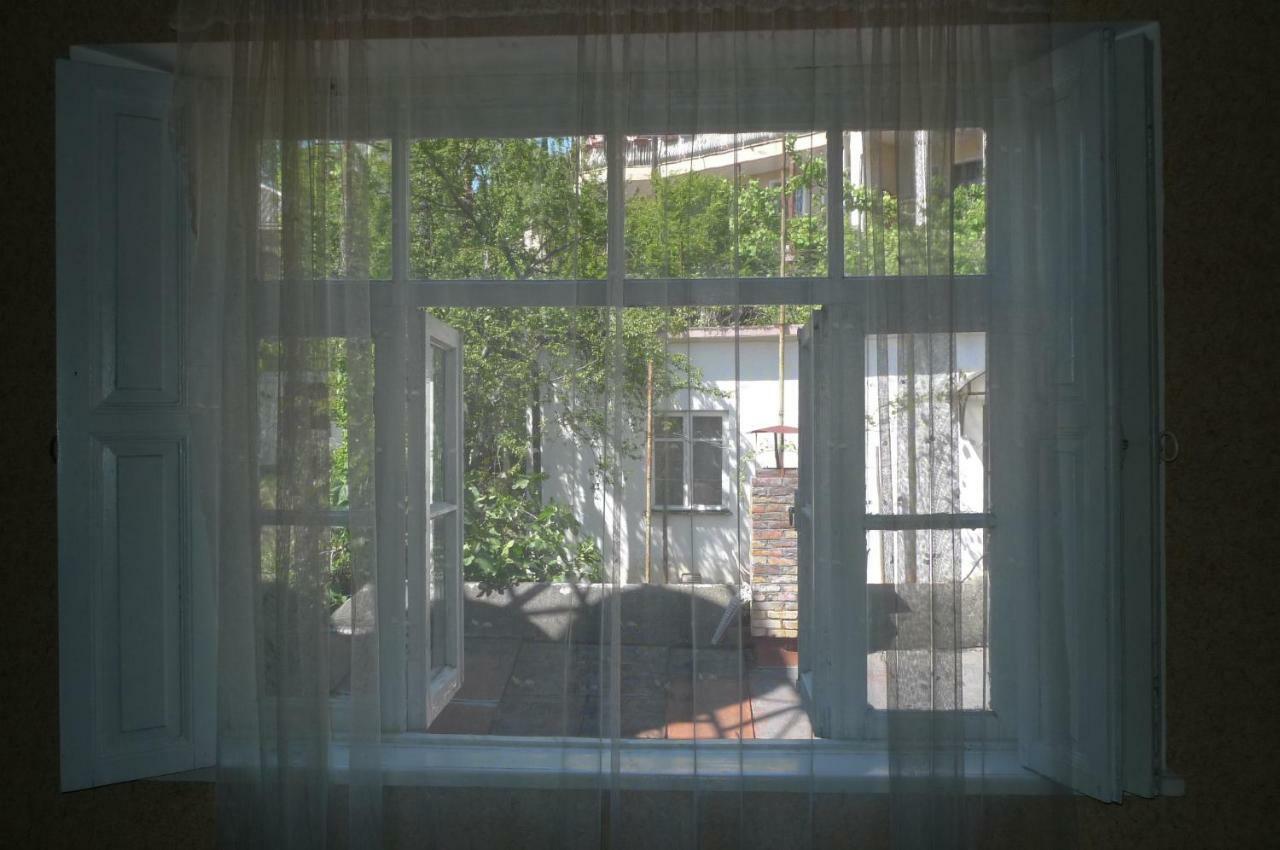 سوخومي Old Town Guesthouse المظهر الخارجي الصورة