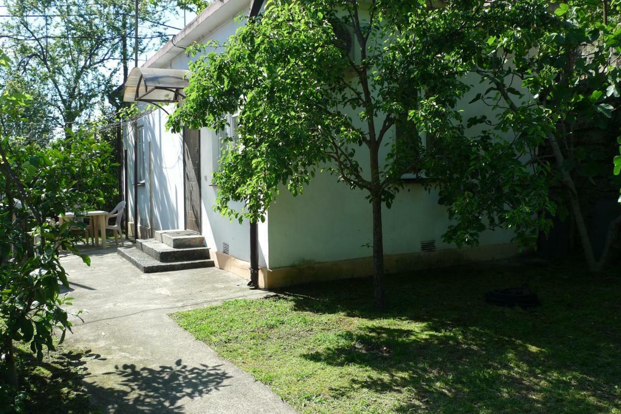 سوخومي Old Town Guesthouse المظهر الخارجي الصورة