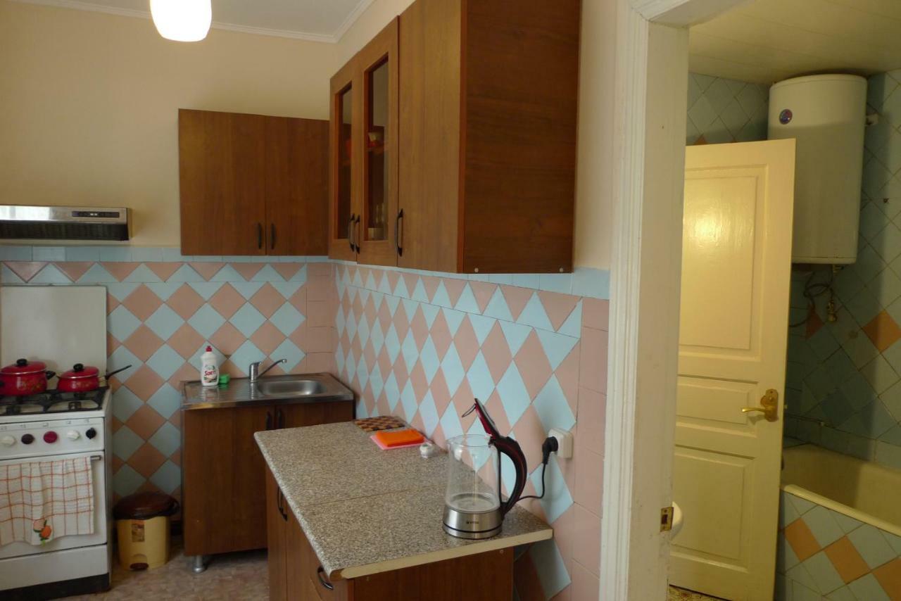 سوخومي Old Town Guesthouse المظهر الخارجي الصورة