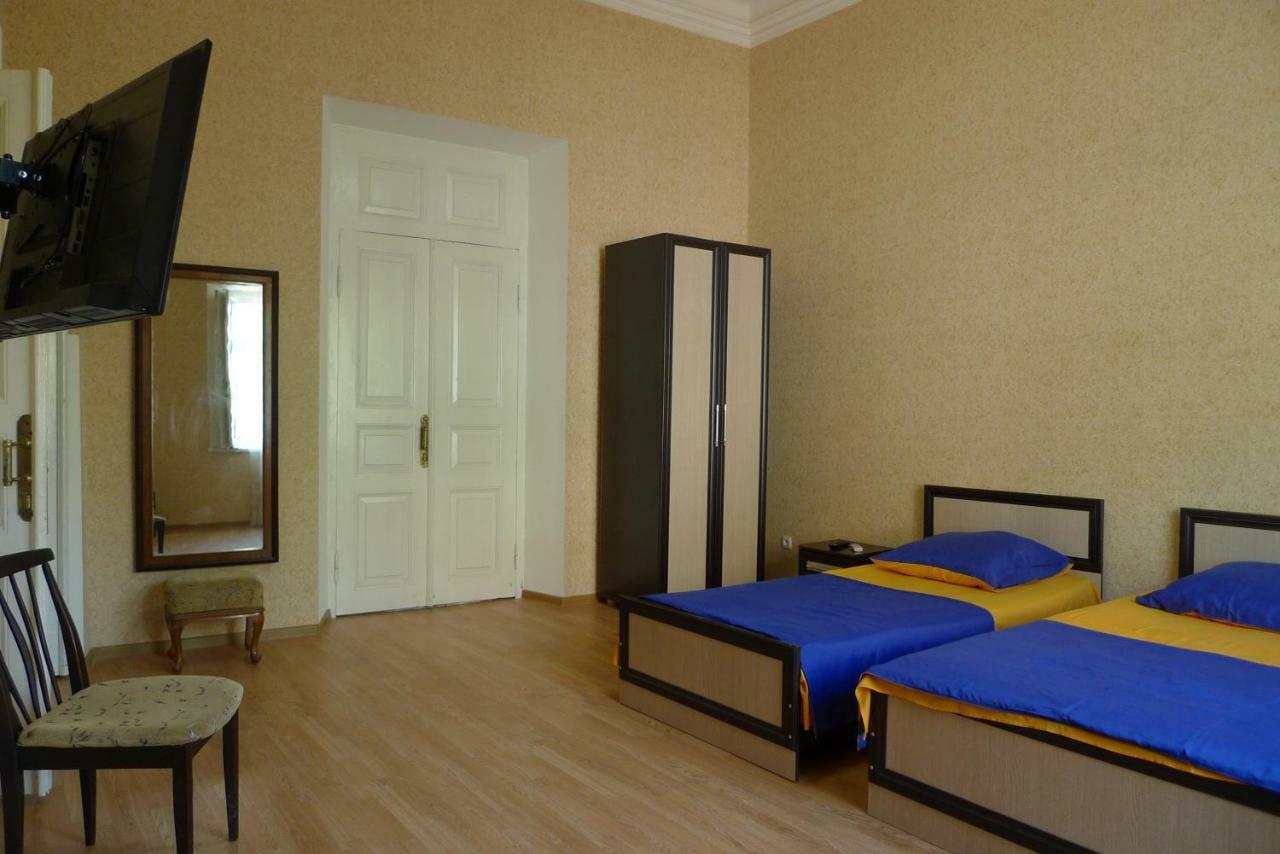 سوخومي Old Town Guesthouse المظهر الخارجي الصورة