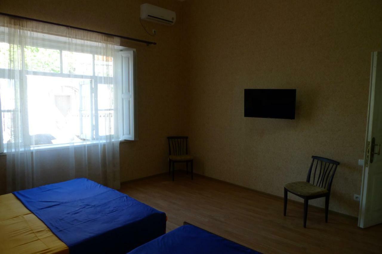 سوخومي Old Town Guesthouse المظهر الخارجي الصورة